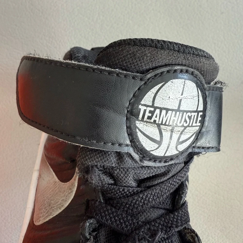 Nike Youth Hustle D9 Basketball Shoes | Velcro No Lacing | Black/Silver/White
